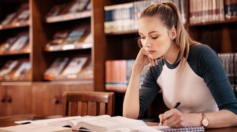 studying-in-library
